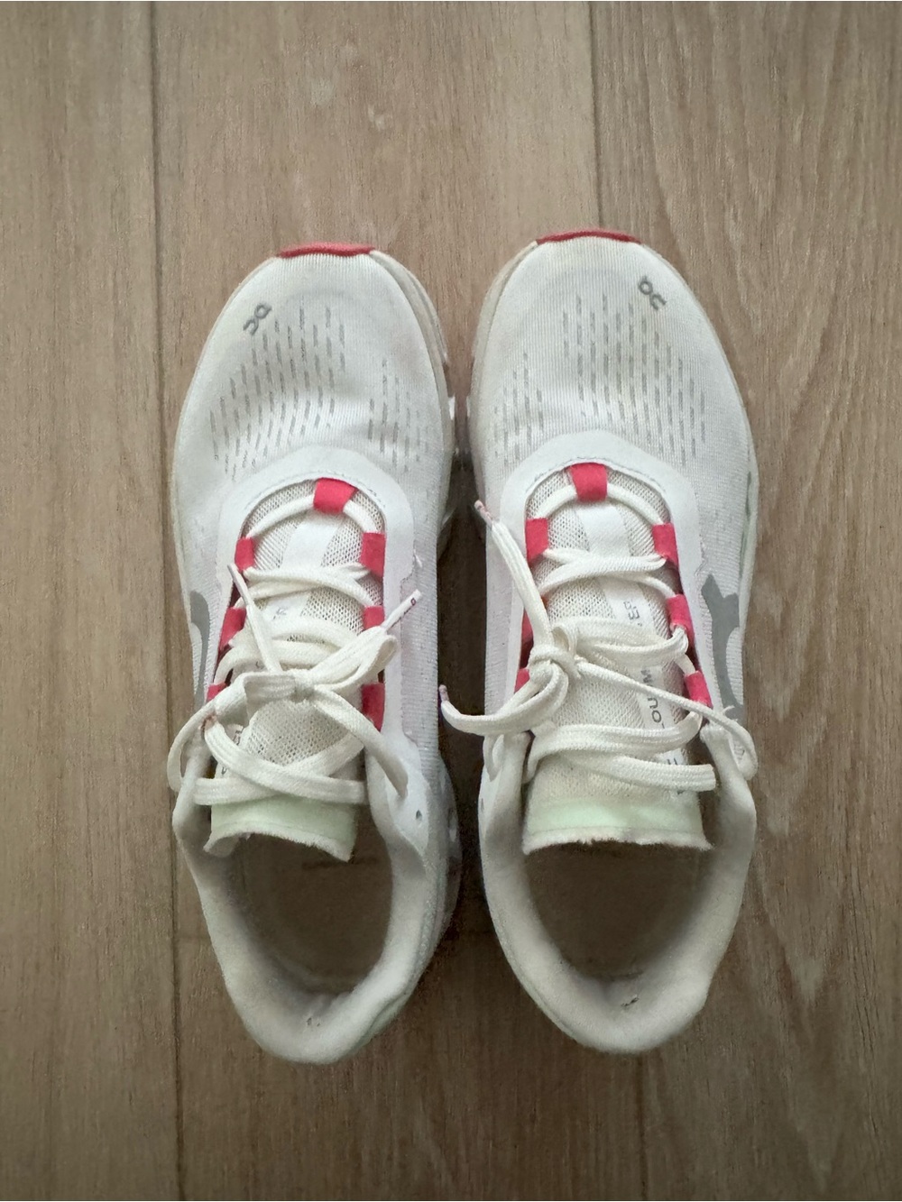 Women’s Lightweight Running Sneakers - Cream with Pink Accents